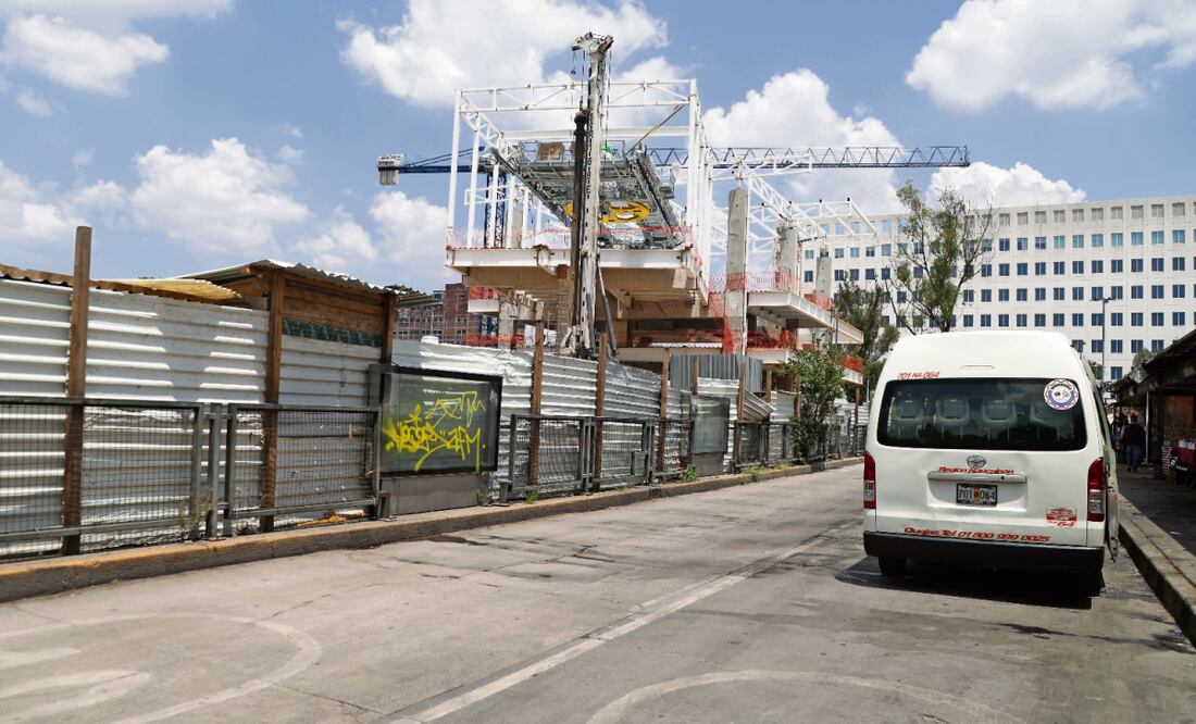 Muchos puestos dejaron de operar debido al cierre del paso por la modernización del paradero sur. Foto: Carlos Mejía / EL UNIVERSAL