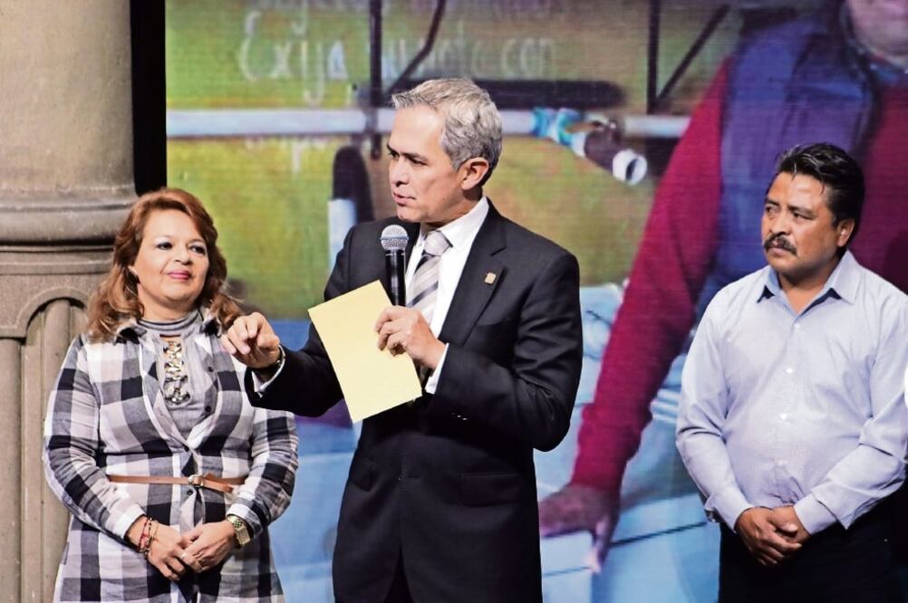 Miguel Ángel Mancera detalla que el Gobierno capitalino es el encargado de plantear los proyectos en que habrá de invertirse el Fondo de Reconstrucción (ESPECIAL)