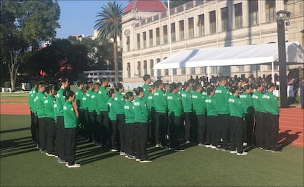 Reconocen a atletas panamericanos en Colegio Militar