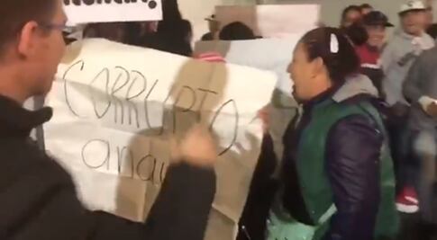 Ricardo Anaya acusa que fue recibido por "grupo de choque" en el aeropuerto