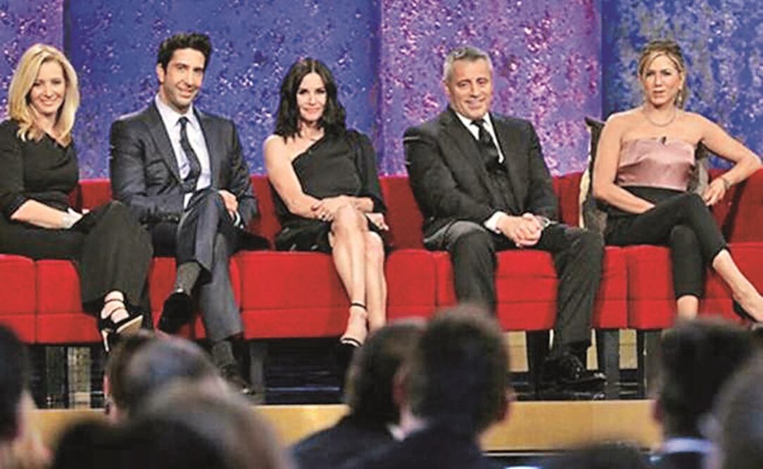 Lisa Kudrow, David Schwimmer, Courtney Cox, Matt LeBlanc y Jennifer Aniston acudieron al homenaje a James Burrows (TOMADA DE NBC)