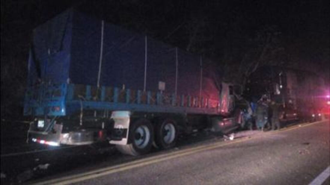 Carambola de nueve autos deja una persona muerta en Chiapas