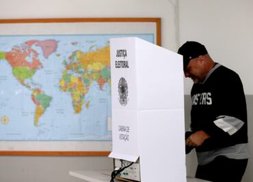 Brasileños van a segunda vuelta electoral con Bolsonaro como favorito