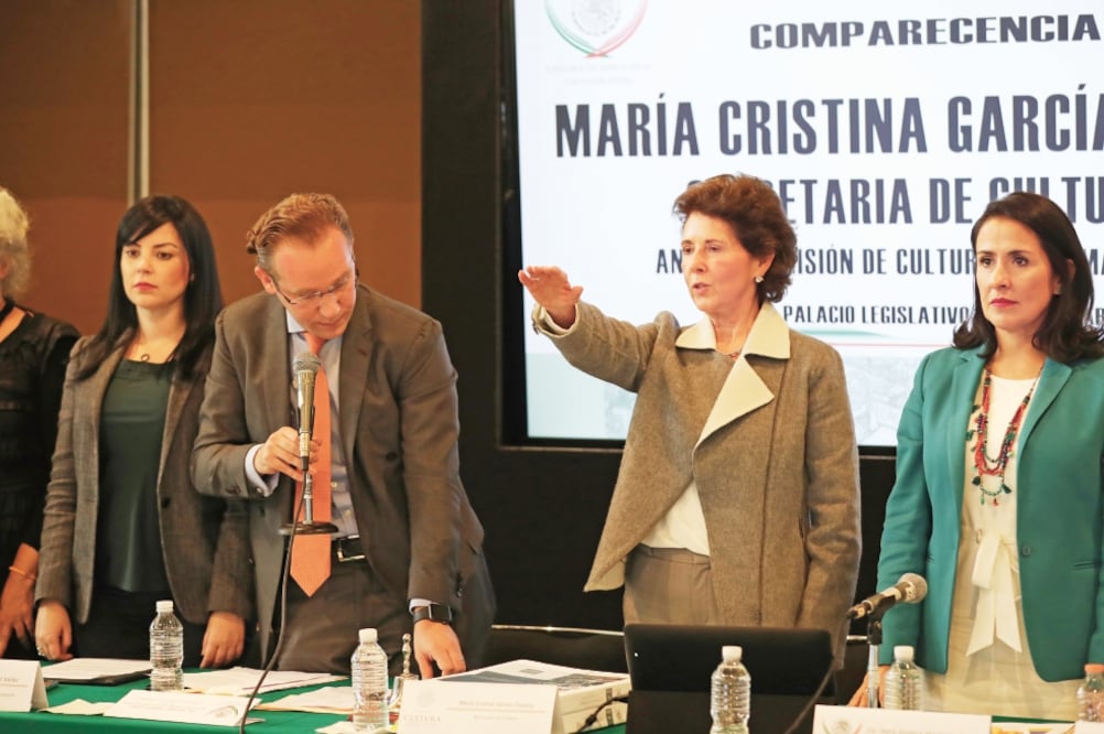 La secretaria de Cultura, María Cristina García Cepeda, en su comparecencia, en la que la recuperación del patrimonio dañado por los sismos y el presupuesto para 2018 fueron los temas abordados. FOTO: JUAN CARLOS REYES. EL UNIVERSAL