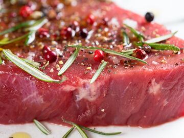 ¿Qué le pasa a tu cuerpo si comes mucha carne?