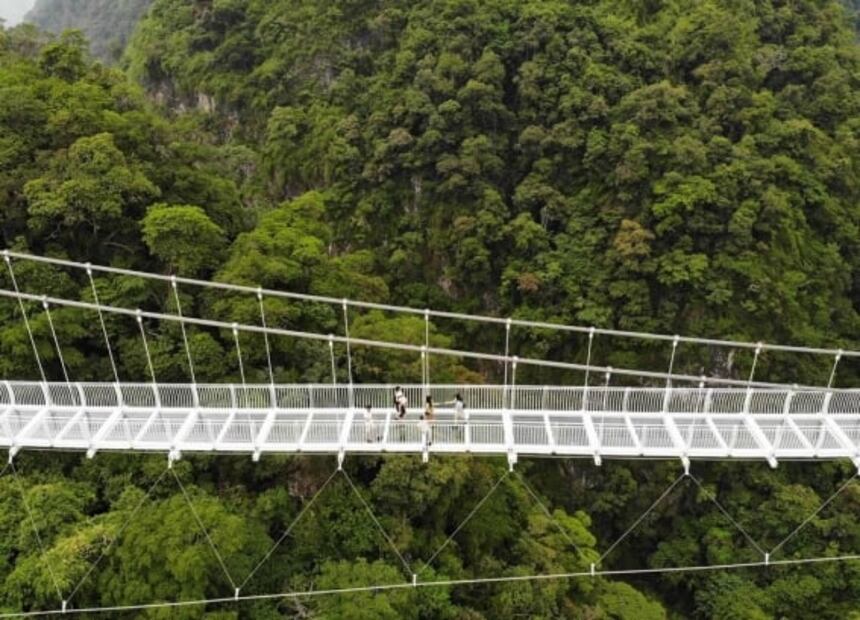 Este es el nuevo puente de cristal más largo del mundo
