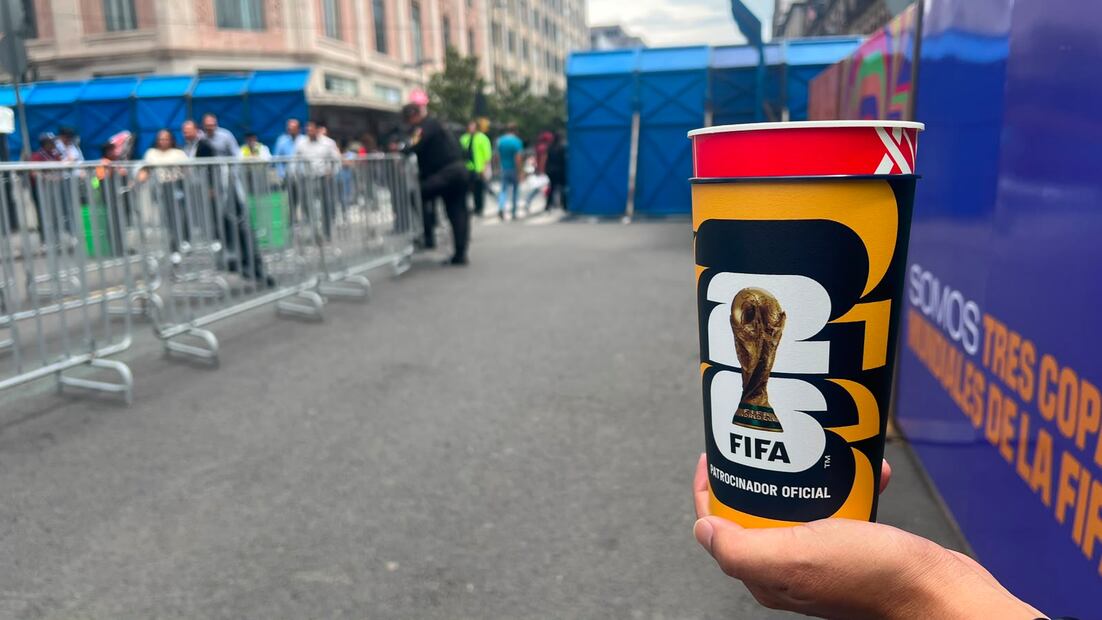 Venta de bebidas no alcohólicas en el Fan Fest de la Ciudad de México - Foto: Fernanda Dávalos | EL UNIVERSAL