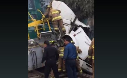 Choca tráiler contra tren en avenida Ceylán