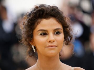 Así reaccionó Selena Gomez a las críticas por su bronceado en la MET Gala