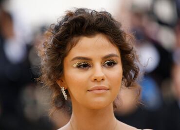 Así reaccionó Selena Gomez a las críticas por su bronceado en la MET Gala