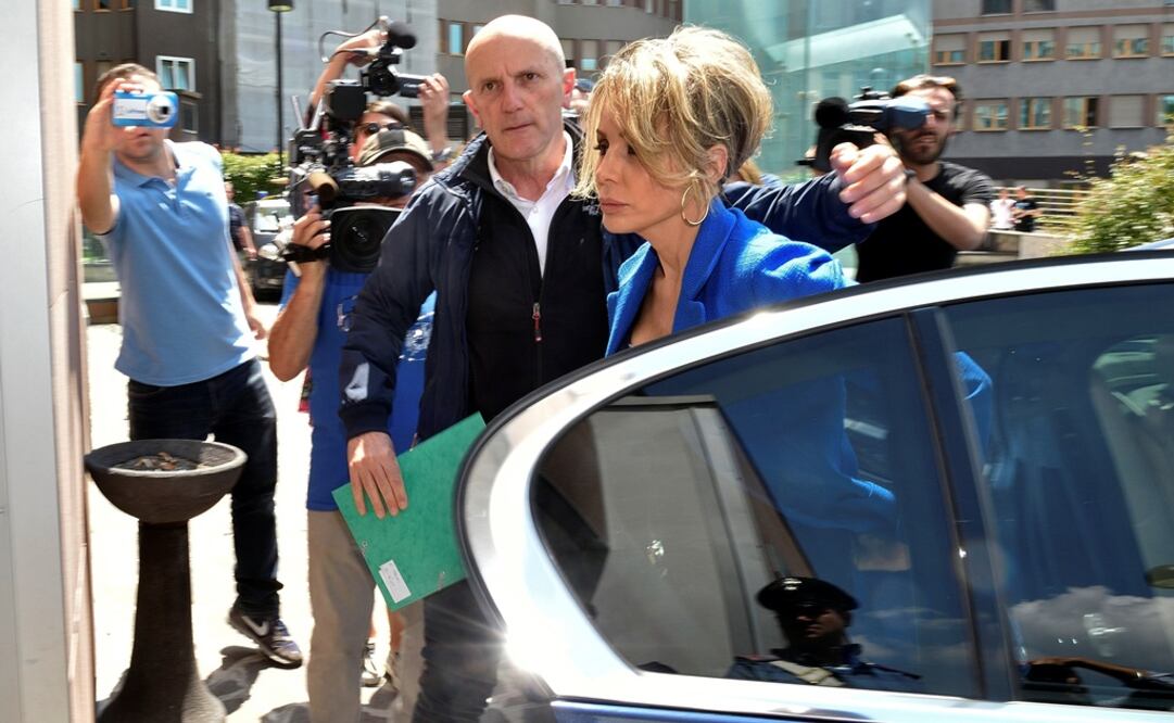 Marina Berlusconi, hija del ex primer ministro, visita a su padre en el hospital (Foto: REUTERS)