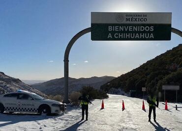 Nieve cristaliza carreteras en Sonora y Chihuahua y deja incomunicados varios municipios