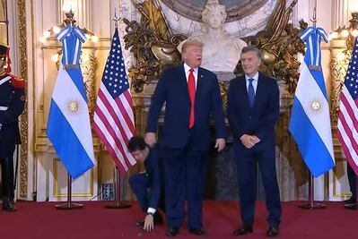 Trump hace berrinche por traducción simultánea