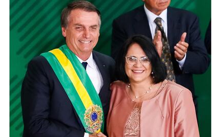 Ministra de Brasil anuncia “nueva era”: niños visten de azul y niñas de rosa