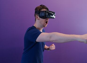 Mantienen fianza de 50 mil dólares a niño que mató a su mamá por no comprarle casco de realidad virtual