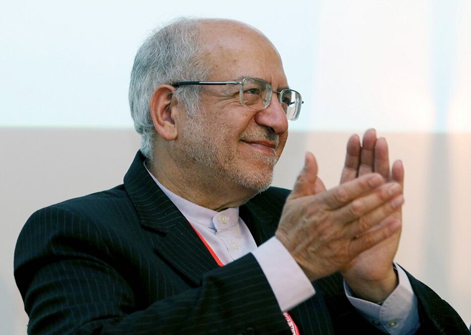 El ministro de Industria, Minas y Comercio de Irán, Mohammad Reza Nematzadeh, dijo que la república islámica se concentraría en sus industrias de petróleo y gas, metales y vehículos, con miras a realizar envíos a Europa (AP)