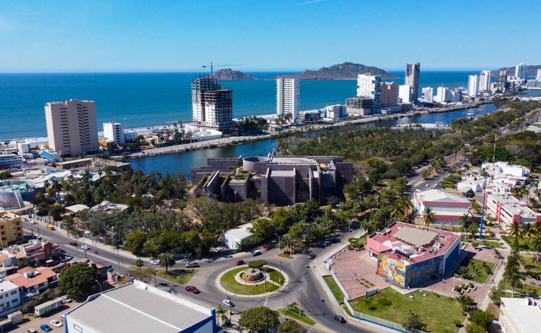 Quirino benefició a un primo con obra