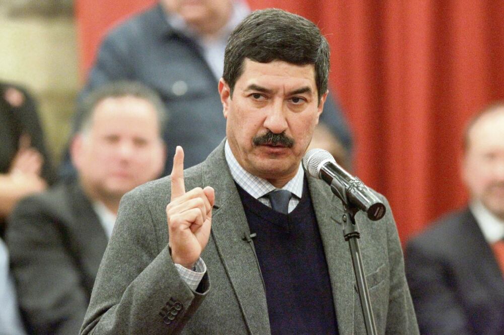 El gobernador de Chihuahua, Javier Corral Jurado, firmó una controversia ante la Suprema Corte de Justicia de la Nación contra la Ley de Seguridad. (ARCHIVO EL UNIVERSAL)