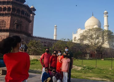 India cierra el Taj Mahal para prevenir el coronavirus