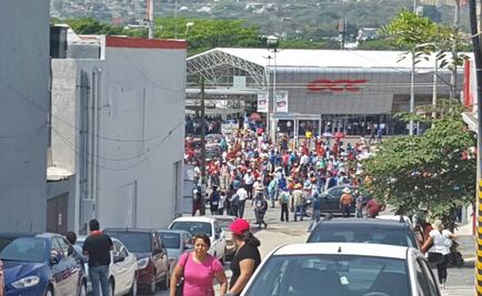 CNTE “toma” plazas comerciales en Chiapas