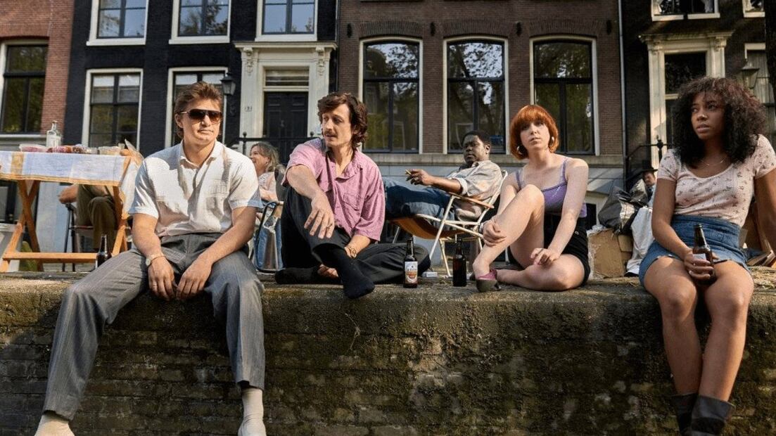 "Líneas Eróticas". Fuente: Twitter @gabiwra