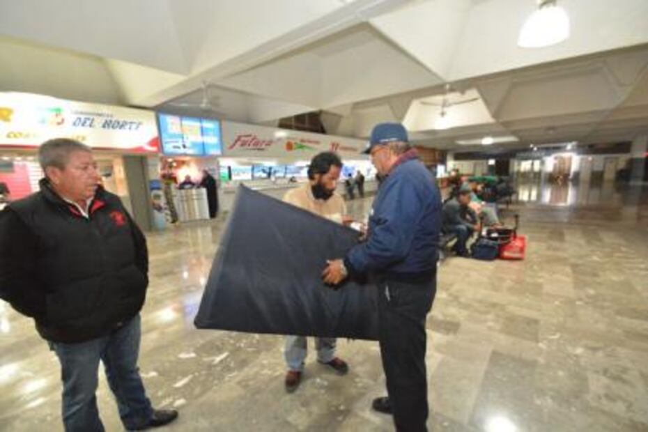 Auxilian a población vulnerable por frío en Reynosa