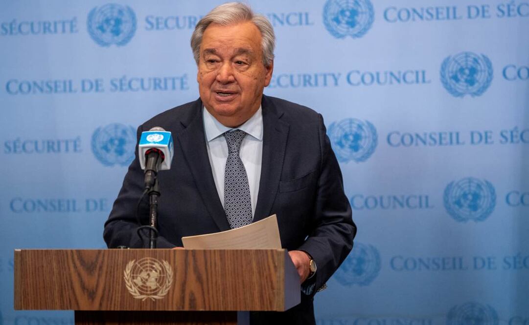 El Secretario General de las Naciones Unidas, António Guterres, habla durante una rueda de prensa este lunes, en la sede de la ONU en Nueva York (Estados Unidos). Guterres advirtió a India y a Pakistán, envueltos en una peligrosa escalada con amenazas mutuas, de que "una solución militar no es una solución", al tiempo que ofreció sus buenos oficios para mediar entre ambos países. Foto: EFE