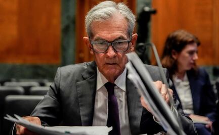 Jefe de la Fed insiste que no hay prisa para bajar las tasas de interés pese a presión de Trump; buscan "el momento correcto"