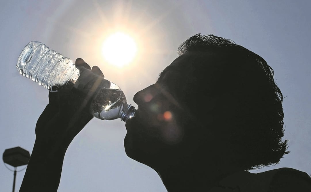 Man drinking water – Photo: Francisco Guasco/CUARTOSCURO.COM