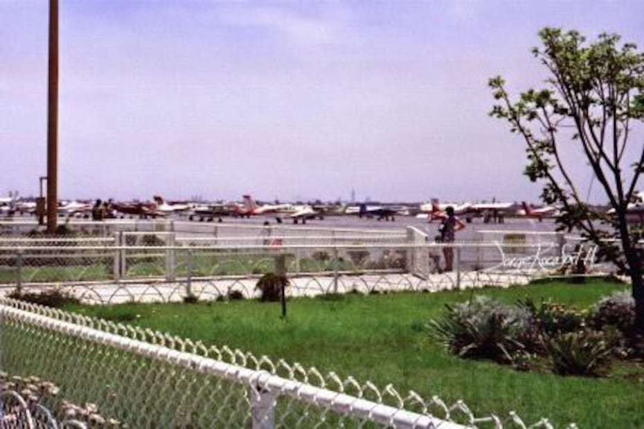 La tradición familiar de ver aterrizar a los aviones