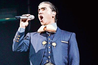 Alejandro Fernández llena la fecha que dejó vacante Juan Gabriel en el Zócalo