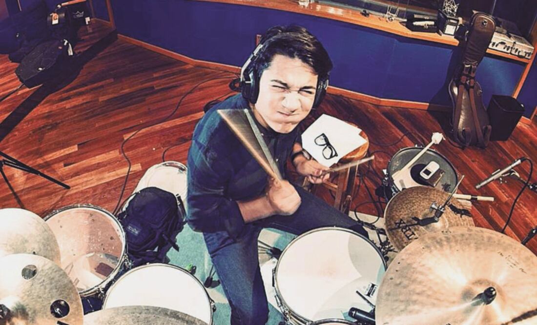 El sinaloense estudió Música en Los Ángeles y poco a poco se fue relacionando con varias figuras. Foto: CORTESÍA