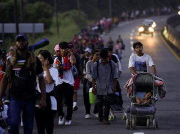 Deportación masiva migrante de Trump es poco probable; política provocaría recesión en EU, dice BBVA México