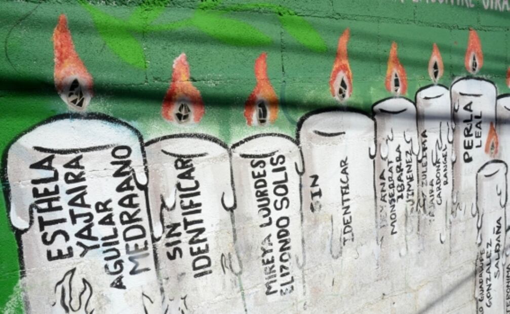 Eliminan mural contra feminicidios para poner propaganda de candidato en Monterrey y protestan