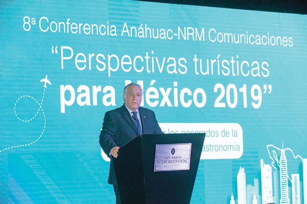 Miguel Torruco, titular de la Secretaría de Turismo (Sectur), inauguró el evento organizado por la Universidad Anáhuac. (CORTESÍA)