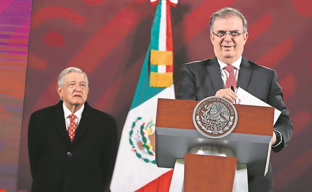Conferencia del presidente Andrés Manuel López Obrador con Marcelo Ebrard Casaubon, secretario de Relaciones Exteriores, Diego Prieto Hernández, director general del Instituto Nacional de Antropología e Historia. Foto: Berenice Fregoso / El universal