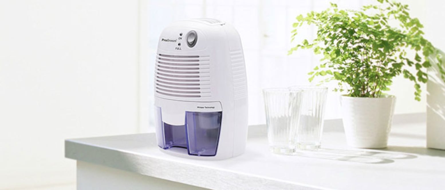 Un deshumidificador puede ayudar a reducir el exceso de humedad y prevenir problemas como moho, condensación y malos olores en casa. Foto: Amazon