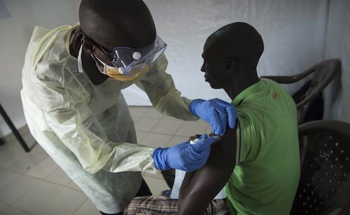 El Congo recibe más de 16 mil dosis de vacuna Ervebo contra el ébola; el país enfrenta un brote sin precedentes