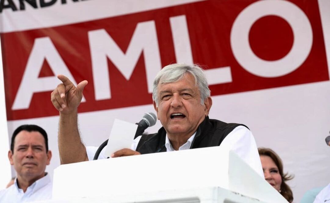 AMLO dijo que cuando sea Presidente electo buscará a Slim y demás empresarios para convencerlos de frenar el proyecto del nuevo aeropuerto (Foto: Valente Rosas / EL UNIVERSAL)