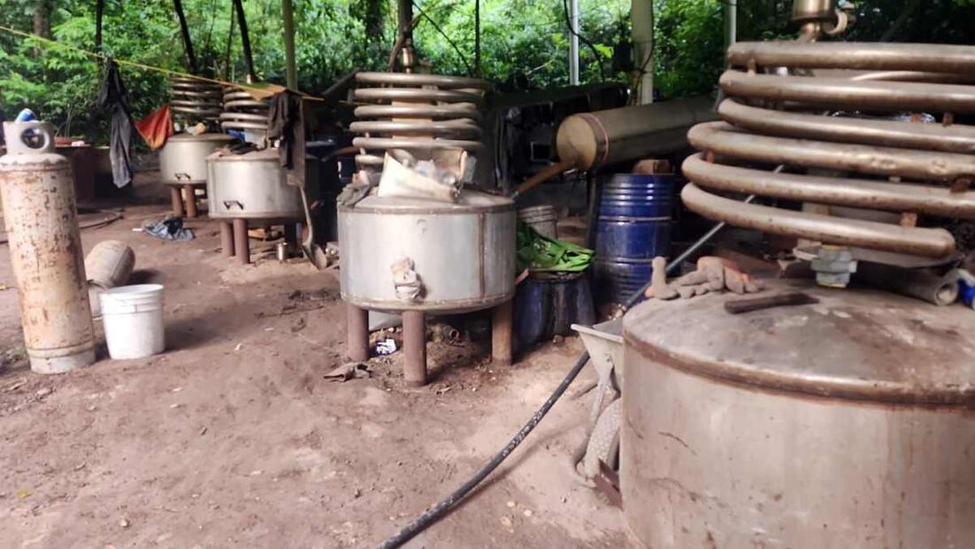 FGR aseguró aproximadamente 900 kilogramos de metanfetamina en Chiapas. Foto: Especial.