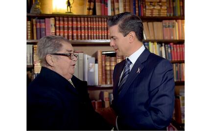 Peña Nieto visita al historiador Miguel León Portilla