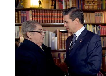 Peña Nieto visita al historiador Miguel León Portilla