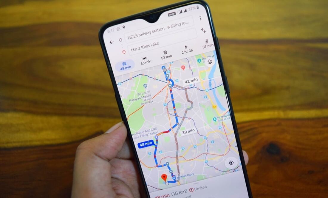 Para agregar una parada dale click en los tres puntos superiores / Foto: Pixabay
