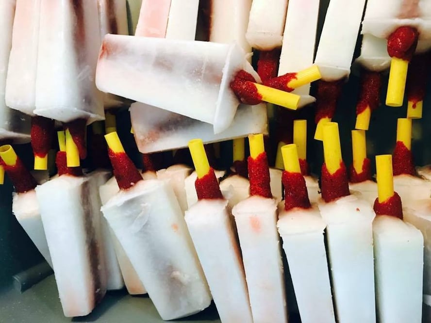 Échate una paleta de limón con banderilla de tamarindo incluida / Foto: Facebook Pantera Fresca