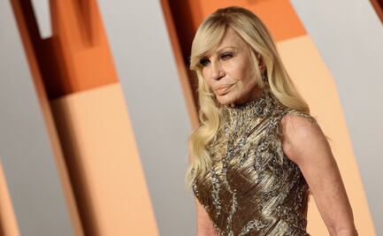 Donatella Versace deja la dirección creativa de Versace, ¿quién es su sucesor?