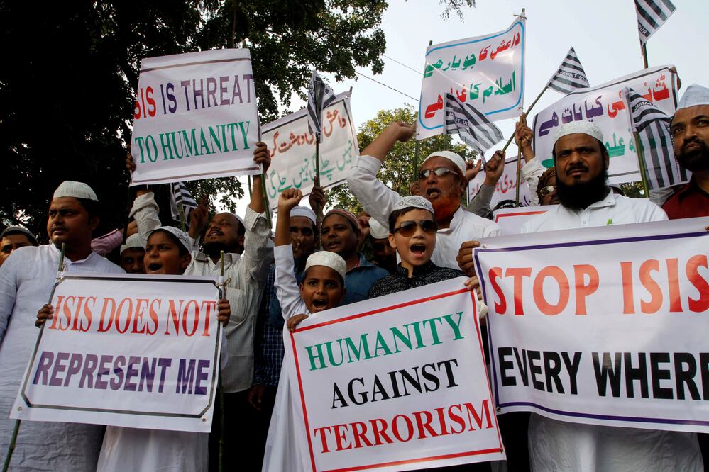 Los yihadistas del EI no son ajenos al islam, sino ultraortodoxos, lo cual les lleva en la práctica a marginar los elementos tolerantes que en referencia a judíos y cristianos hace el Corán (BISWARANJAN ROUT. AP)