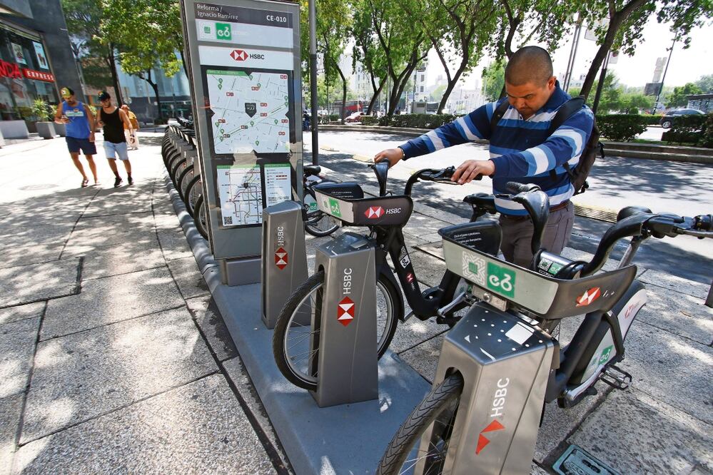 Las bicicletas están más cómodas, ligeras y de mejor calidad, opinó uno de los usuarios, quien también acotó que uno de los problemas es que la aplicación se traba. Foto: Carlos Mejía | El Universal