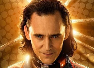 Loki, preso pero sonriente en el primer cartel de la serie de Tom Hiddleston