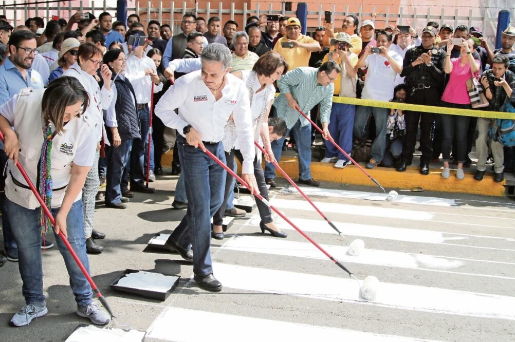 El jefe de Gobierno, Miguel Ángel Mancera, acudió a la jornada de Tu Ciudad Te Re-Quiere en la delegación Miguel Hidalgo (CARLOS MEJÍA. EL UNIVERSAL)