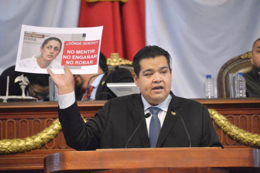 Iván Texta argumentó que la delegada en Tlalpan viola el Reglamento para Investigadores al Servicio de la UNAM, que estipula claramente la incompatibilidad de prestar estos servicios de tiempo completo con la administración pública. (ASAMBLEA LEGISLATIVA)